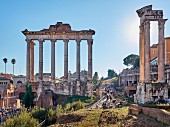 Reste von tragenden Säulen im Forum Romanum, Rom