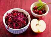 Apple red cabbage with cranberries and cherry juice