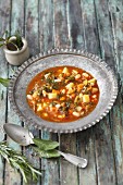 Vegan minestrone with amaranth, white beans and kale