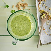 Spicy celery and leek cream with herbs