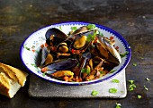 Quick mussels in a tomato and peperoncino sauce