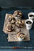 Chocolate crumb muffins (USA)