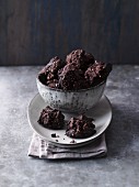 Schokoladen-Cookies mit Macadamia & Ahornsirup