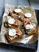 Fig tart with goat's cheese, sliced