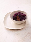 Red cabbage with apple