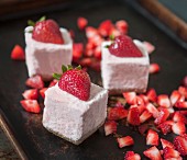 Strawberry frozen yogurt canapés
