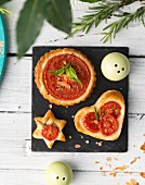 Spicy tomato tartlets for Christmas