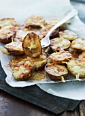 Oven-roasted potatoes with cheese