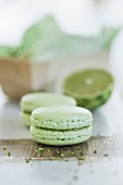 Green lime macaroons with lemon curd