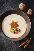 Jerusalem artichoke cream with a cinnamon star