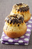Bundt cakes with chocolate and nuts