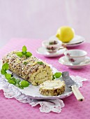 Nut roulade with lemon and mint