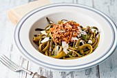 Seaweed pasta with Bolognese sauce