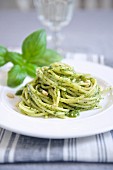 Spaghetti mit Pesto