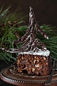 Luxuriöser Schokoladen-Früchtekuchen mit Rum zu Weihnachten