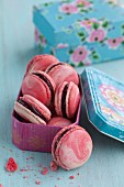 Marbled macaroons with cherries