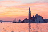 Blick am Abend auf die Isola di San Giorgio Maggiore, Venedig, Italien