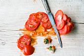 Aufgeschnittene frische Tomate