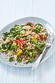 Farro-Salat mit gebratenem Gemüse und Grünkohl