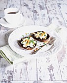 Gratinated portobello mushrooms with goat's cheese and pine nuts