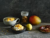 Süsser Couscous mit Datteln und Mango