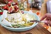 Baked camembert with rosemary, honey and fresh figs