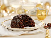 Christmas pudding, sliced (Great Britain)
