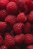 Fresh raspberries (close-up, full frame)