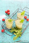 Cabbage smoothies with cherry tomatoes