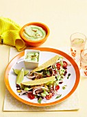 Mexikanische Hähnchen-Tacos mit Avocadodip