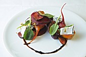 Salad with goat's cheese, beetroot, fresh figs and balsamic vinegar