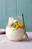Coconut and lime cream with physalis and kiwi (simple glyx)