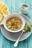 Kartoffel-Gemüse-Suppe mit Hefeflocken (Nachfastenzeit)