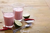 Spicy berry smoothies with lime and vanilla