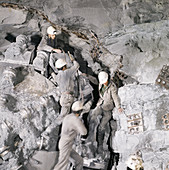 Particle accelerator tunnel construction