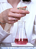 Alkaline titration using methyl orange