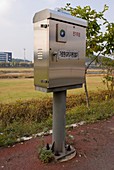 Traffic control cabinet with GPS