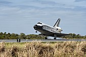 Discovery's final landing,2011