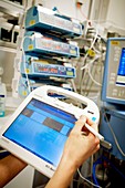 Hospital tablet computer use