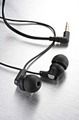 Earphones using neodymium magnets