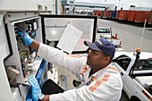 Repairing refrigerated cargo container