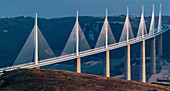 Viaduc de Millau suspension bridge France