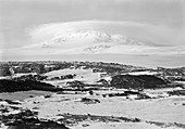 Mount Erebus in Antarctica,1911