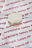 Naproxen tablet