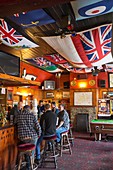 Drinkers in the Globe Tavern