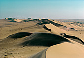 Sand dunes of Rub al Khali desert