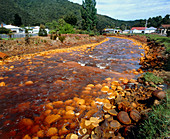 Queen River polluted from copper mining,Tasmania