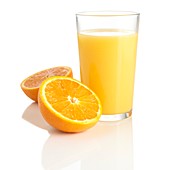 Orange juice and fresh orange