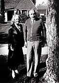 Albert Einstein with second wife,in early 1930s