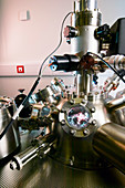 Ultra-high vacuum nanoprobe